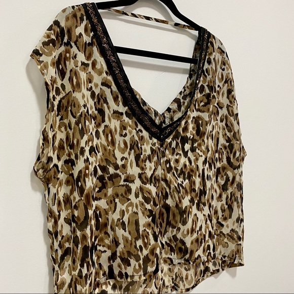 Costa Blanca Cheetah Top with beaded Detail - Picture 5 of 7